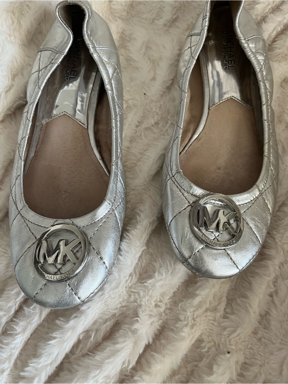 Michael Kors Quilted Metallic Silver MK Logo Ballet Flats Sz 6